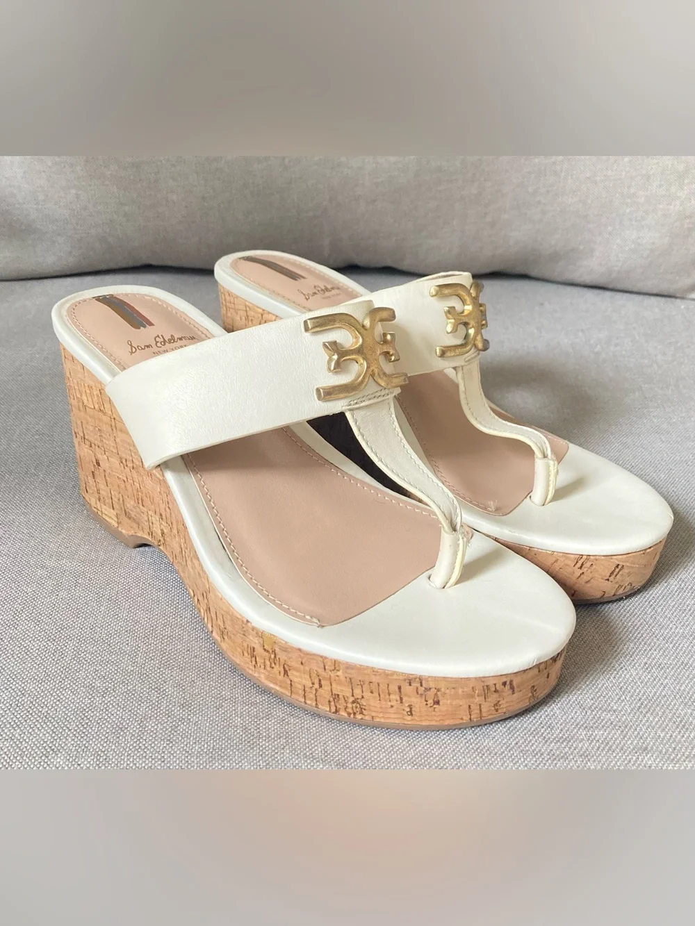 Sam Edelman Yardlie Cork Wedge Thong Sandals White Leather Gold Logo 7.5